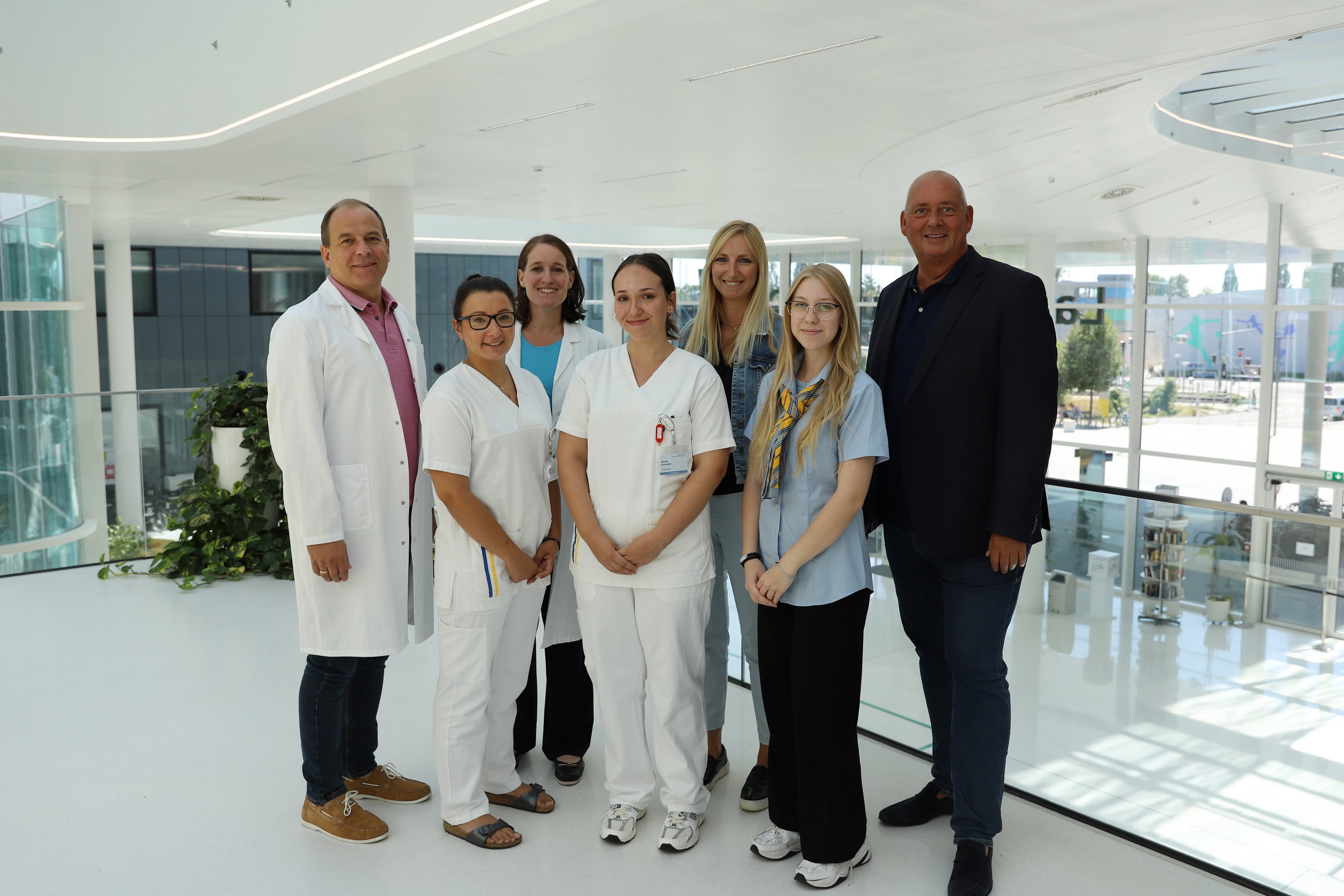 Gruppenbild mit Ferialpraktikanten